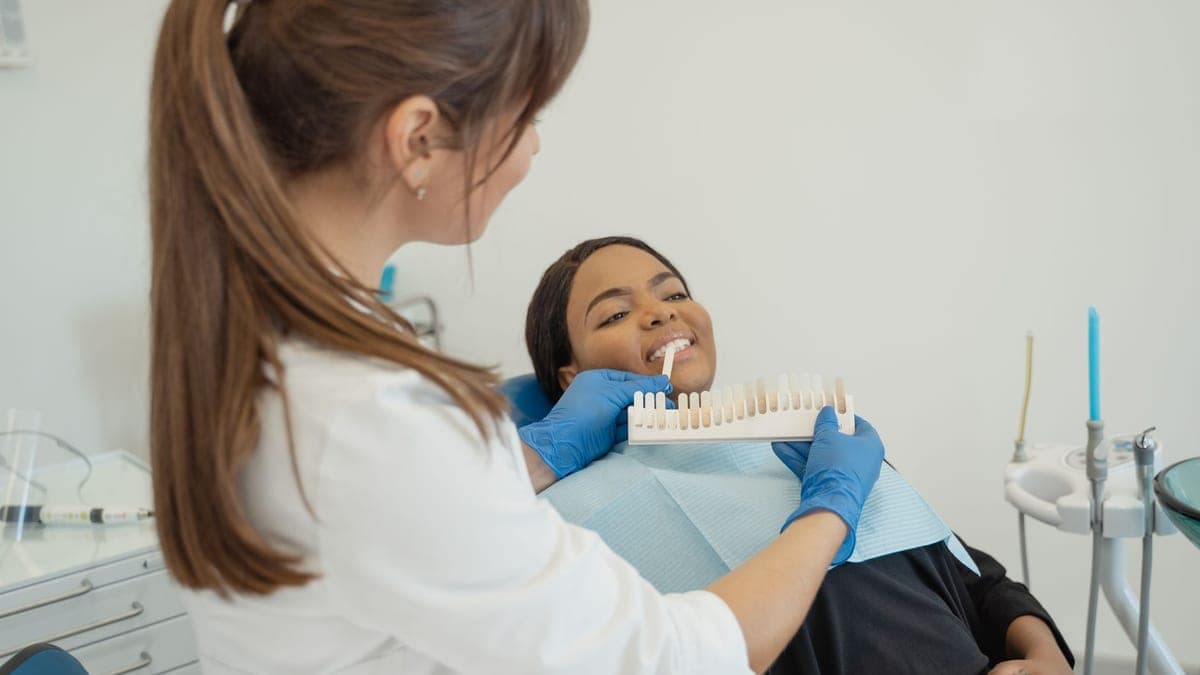 ¿Cuántas Carillas Necesitas para una Sonrisa Completa? (¿6, 8, 10 o 20?)
