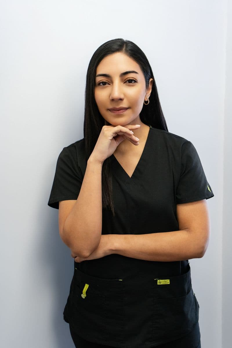 Dr. Elif Demir — Baş Diş Uzmanı, Clinic Mery