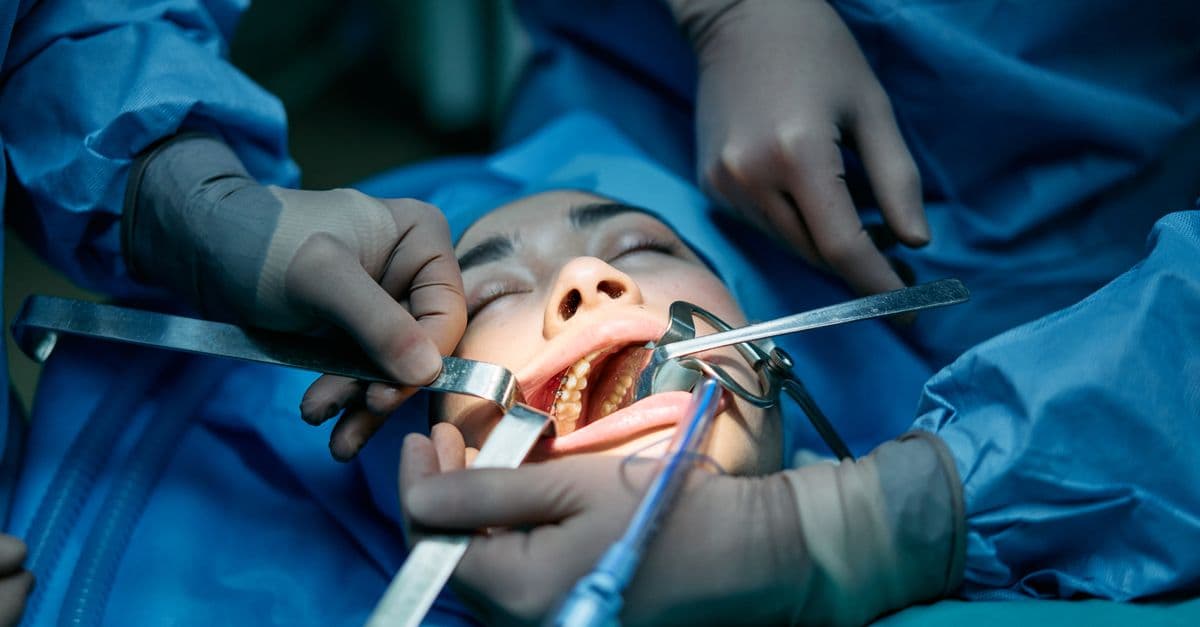 Kemik Grefti (Kemik Tozu) — Clinic Mery, Istanbul