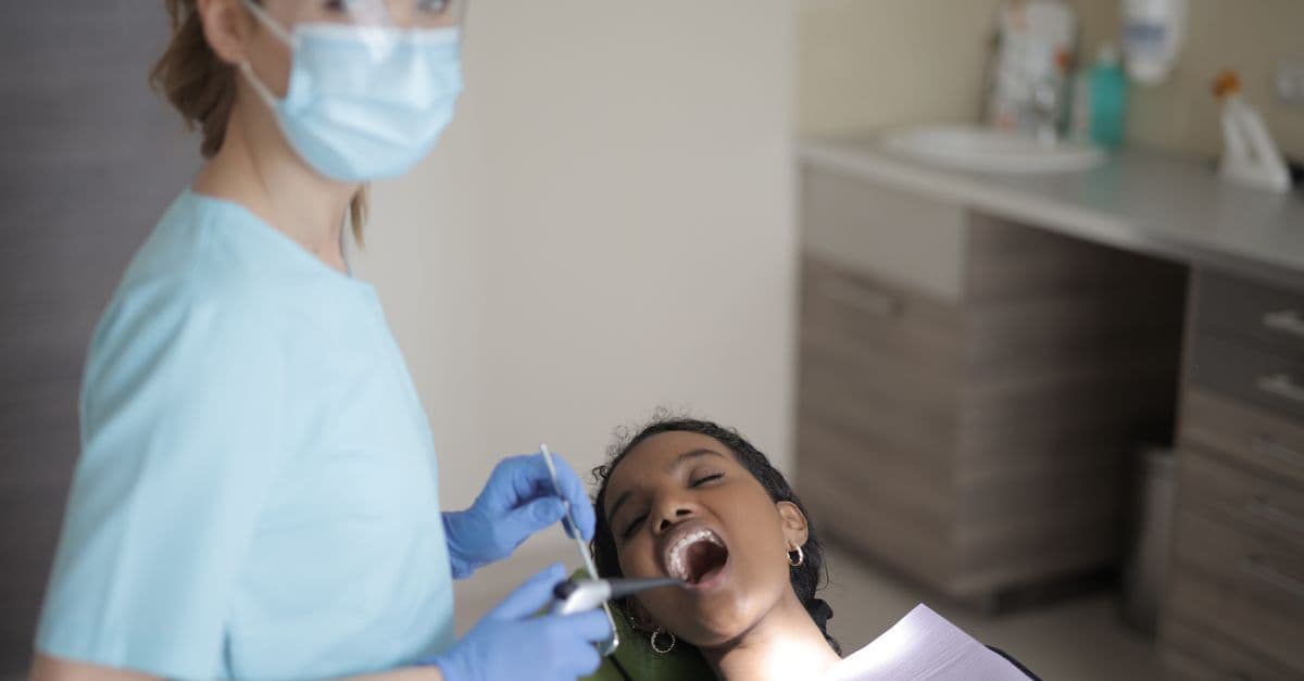 Diş Temizliği ve Diş Taşı Temizliği — Clinic Mery, Istanbul