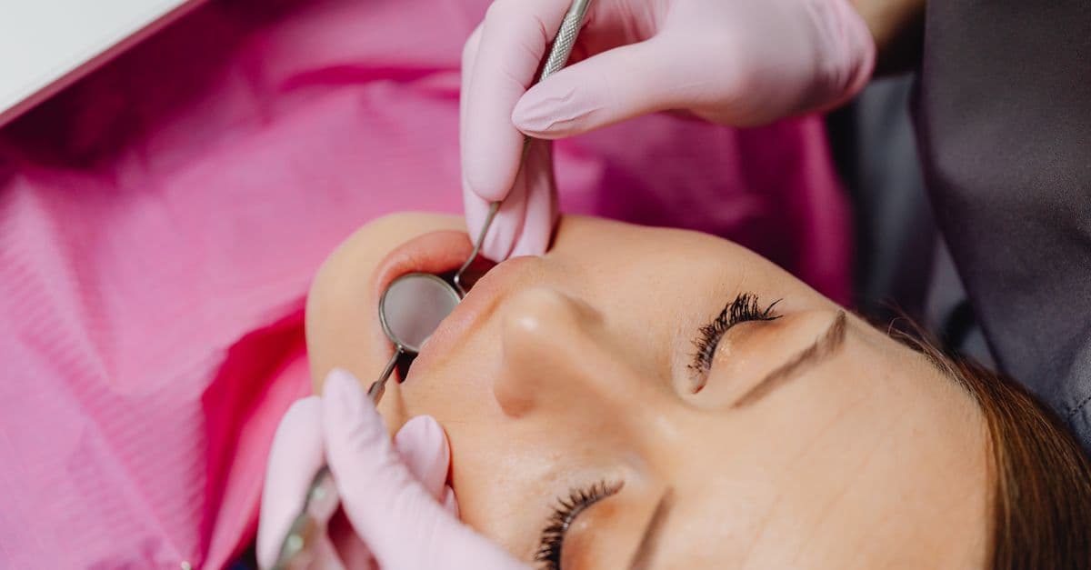Gingivektomi ve Diş Eti Şekillendirme — Clinic Mery, Istanbul