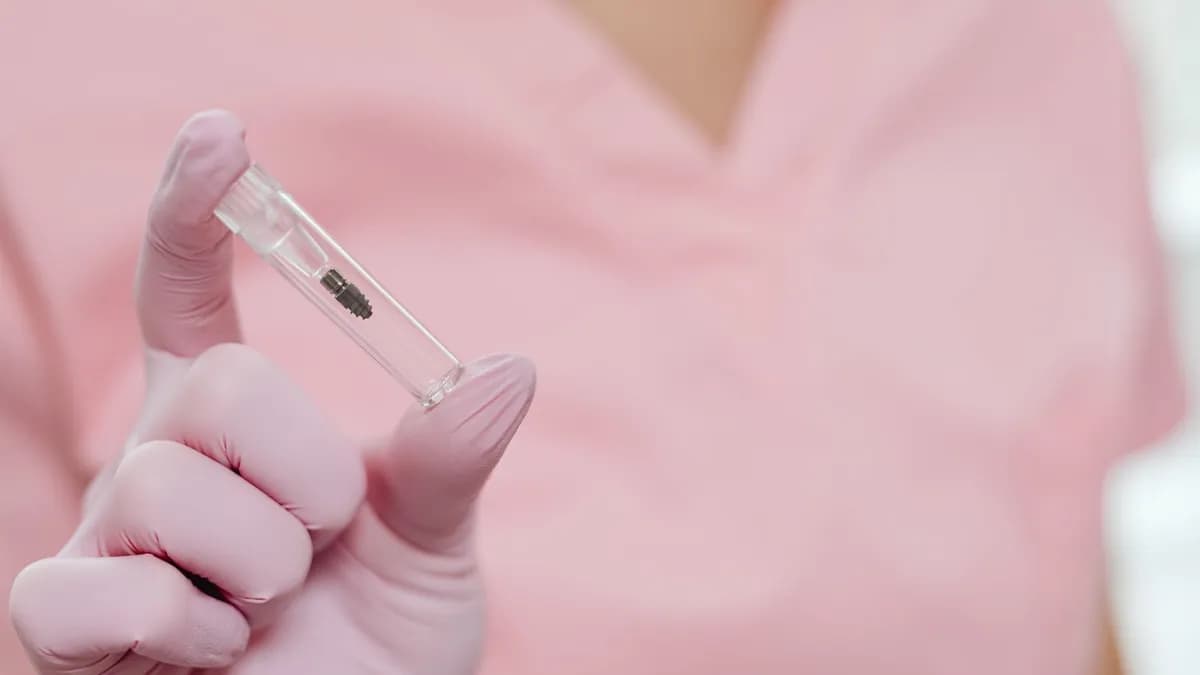 Güvenli implant yerleştirme için steril cerrahi düzen